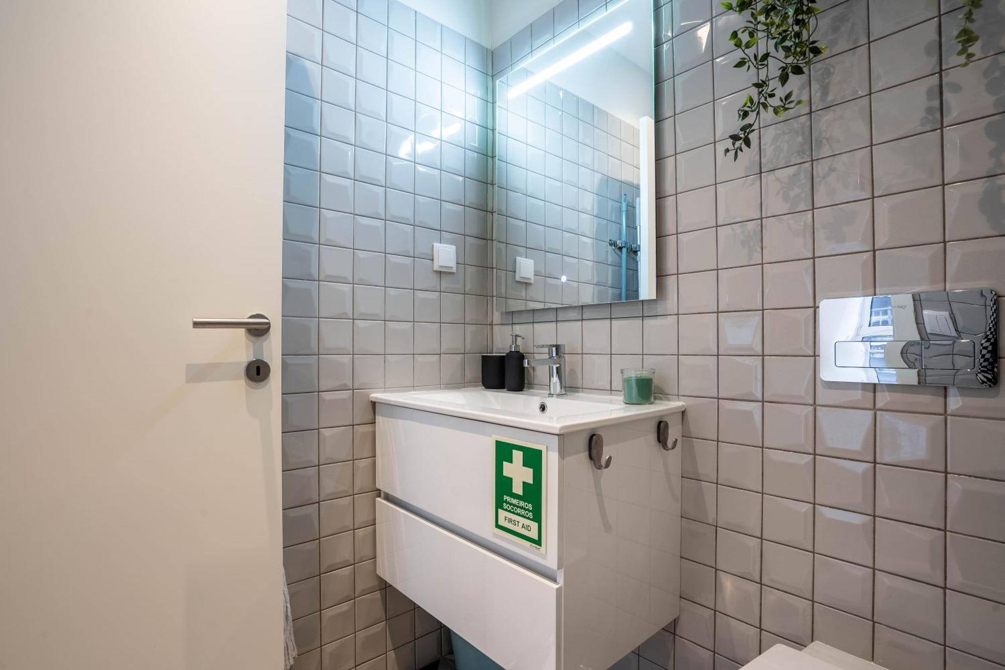 Trindade Bliss: 1Br W/ Free Parking By Lovelystay OOporto Esterno foto
